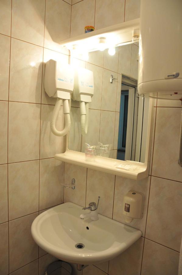 Hotel Terex Naselje Starosjedilaca Kültér fotó