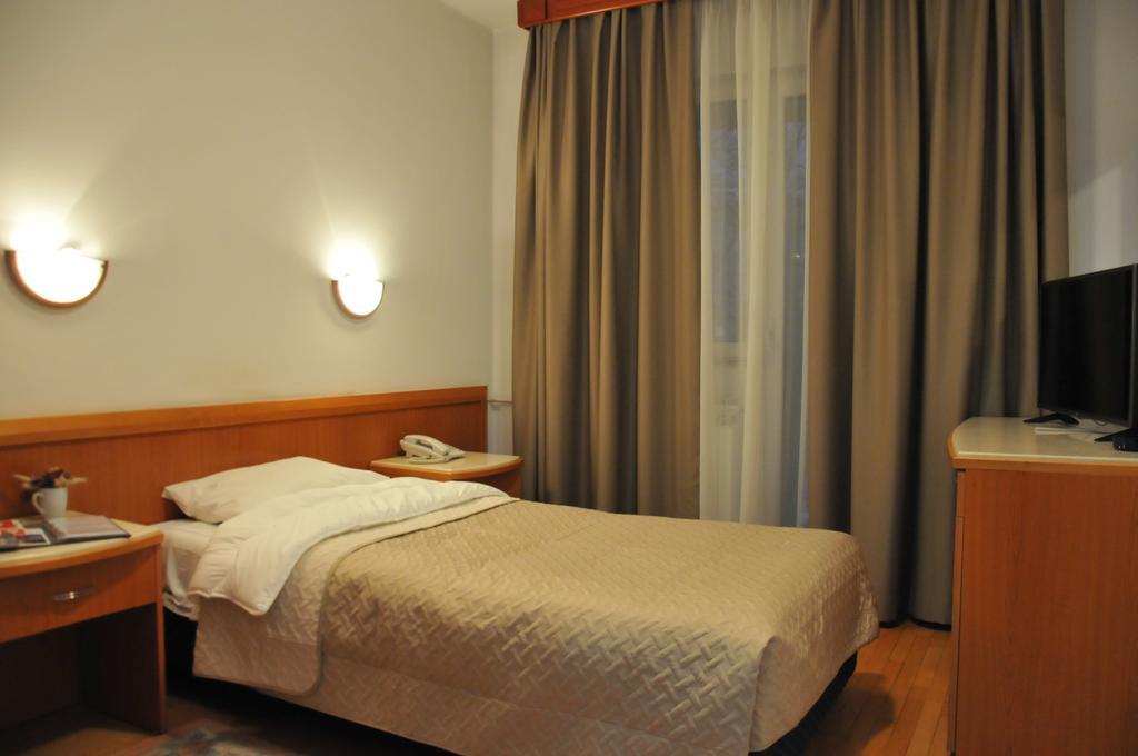 Hotel Terex Naselje Starosjedilaca Kültér fotó
