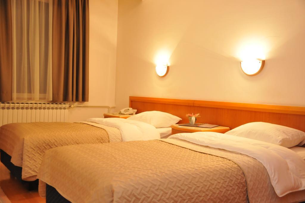 Hotel Terex Naselje Starosjedilaca Kültér fotó