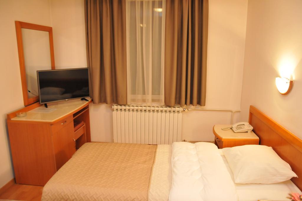 Hotel Terex Naselje Starosjedilaca Kültér fotó